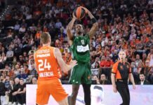 Με buzzer beater του Χέις Ντέιβις στην παράταση οι «πράσινοι» έκαναν το 2-0 στη σειρά