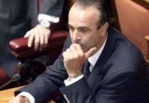 Για τον έναν δεν το ξέραμε καν: 10 διάσημοι Έλληνες που πάλεψαν με τον καρκίνο όμως δεν τα κατάφεραν – Οι θάνατοι προκάλεσαν σοκ στο Πανελλήνιο