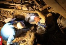 Μικρές σταγόνες ελπίδας σε έναν ωκεανό απόγνωσης