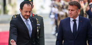 Γαλλικές δυνάμεις στην Κύπρο: Υπογράφουν αμυντική συμφωνία – Οι στρατιώτες θα αναπτυχθούν για «ανθρωπιστικούς λόγους»