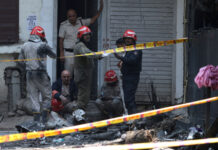 Ινδία: 18 ξένοι υπήκοοι μεταξύ των 21 νεκρών από τη φωτιά σε ξενοδοχείο στο Νέο Δελχί