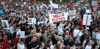 Νέες διαμαρτυρίες πολιτών στην Αλβανία εναντίον του τουριστικού σχεδίου που συνδέεται με τον Τραμπ