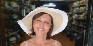 Αλεξάνδρα Παλαιολόγου: Η Φωτογραφία Με Κίτρινο Μπικίνι Και Τα Μυστικά Πίσω Από Την Εντυπωσιακή Σιλουέτα Της