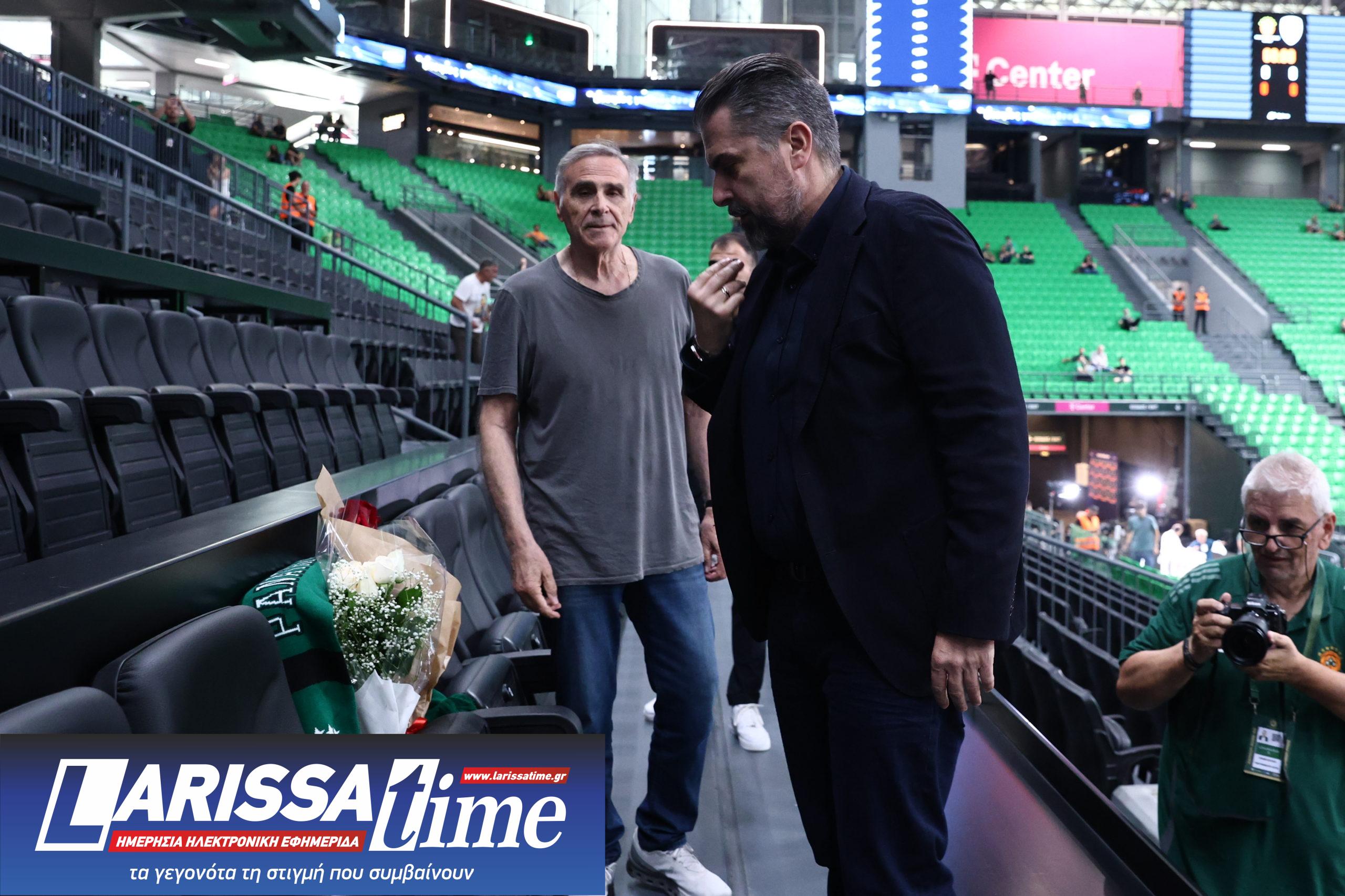 Παναθηναϊκός - Ολυμπιακός: Ο Χρήστος Μπαφές άφησε λουλούδια στη μνήμη του Παύλου Γιαννακόπουλου