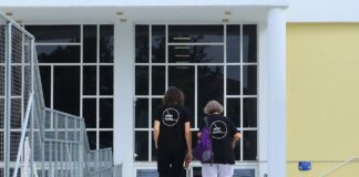 Δίκη για τα Τέμπη: Ένταση μεταξύ του πατέρα του Βάιου Βλάχου και της Ζωής Κωνσταντοπούλου