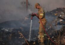 Σε ύφεση η φωτιά σε ξερά χόρτα και απορρίμματα στην Περαία