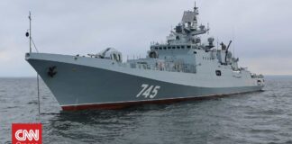 Ρωσικό πολεμικό πλοίο έριξε προειδοποιητικά πυρά σε γιότ στη Μάγχη