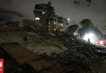 Βενεζουέλα: Εφιάλτης δίχως τέλος και μάχη με το χρόνο στα συντρίμμια- Ανεβαίνει ο αριθμός των νεκρών