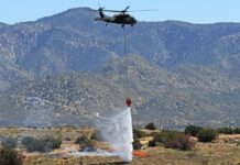Πτώση πυροσβεστικού ελικοπτέρου στη λίμνη Αώου