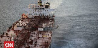 «Δε θα τη γλιτώσει»: Βρετανικές δυνάμεις αναχαίτισαν ρωσικό πετρελαιοφόρο του σκιώδους στόλου