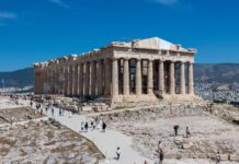 Συμπληρώθηκε το δυτικό αέτωμα του Παρθενώνα μετά από 220 χρόνια – Απομακρύνθηκαν οι σκαλωσιές