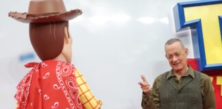 Τομ Χανκς: Η νέα ταινία Toy Story 5 αναδεικνύει τον «τρόμο» του εθισμού των παιδιών στις οθόνες