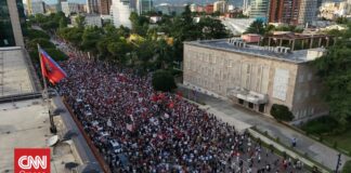 Αλβανία: Ο Ράμα «βλέπει» το Ιράν πίσω από τις κινητοποιήσεις κατά της επένδυσης Κούσνερ