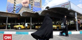 ΗΠΑ – Ιράν: Από το… ορφανό χτύπημα, στις απειλές και ξανά στο σχέδιο για μια ειρηνευτική συμφωνία