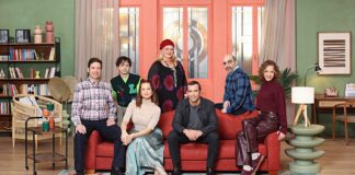 ΕΡΤ1: «Εκτός Σχεδίου» – Μια λάθος τσάντα φέρνει την παρέα αντιμέτωπη με τον πειρασμό στο νέο επεισόδιο της κωμωδίας αυτοσχεδιασμού, την Παρασκευή 5 Ιουνίου