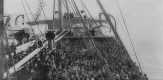 “ΠΥΛΕΣ ΕΞΟΔΟΥ ΠΡΟΣ ΤΗΝ ΑΜΕΡΙΚΗ. Η οικονομία της υπερατλαντικής μετανάστευσης στα ελληνικά λιμάνια (1890-1940)” της Γιώτας Τουργέλη