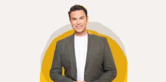 Μάριος Φραγκούλης: Καλοκαιρινή περιοδεία με τη νέα μουσική παράσταση «Χέρια Φτερά»