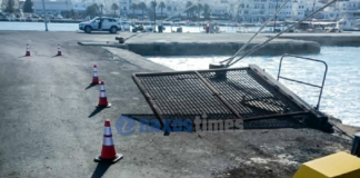 Κατέρρευσε σιδερένια καγκελόπορτα στο λιμάνι – Φωτογραφίες