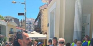 «Εμείς με τα σκουπίδια κι εσύ αδιαφορία»- Διαμαρτυρία των εργαζομένων στον τομέα καθαριότητας του Δήμου