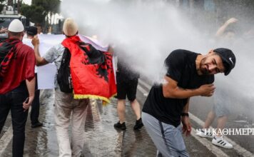 Η βουτιά της Ιβάνκα και τα «όπλα» της ομογένειας