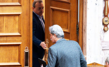 Σκηνικό εμφυλίου στον ΣΥΡΙΖΑ μετά την απόφαση για Τσίπρα