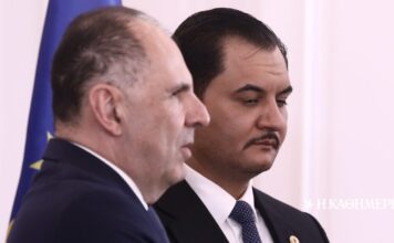 Γεραπετρίτης σε Χαφτάρ: ΑΟΖ με βάση το Δίκαιο της Θάλασσας, στόχος μια «ενιαία και ισχυρή Λιβύη»