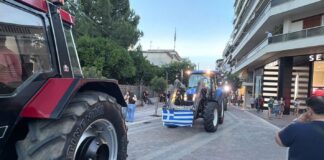 Μηχανοκίνητη πορεία αγροτών στην πλατεία για το κόστος παραγωγής και τις καθυστερήσεις πληρωμών