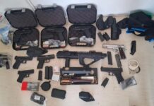 Ζάκυνθος: Εξαρθρώθηκε κύκλωμα που διακινούσε ναρκωτικά και όπλα – Τα έκρυβαν σε κρύπτες εντός ενοικιαζόμενων δωματίων