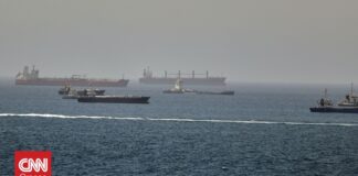 Γιατί το Ιράν δεν μπορεί να βάλει διόδια στο Ορμούζ – Η βασική διαφορά με το Σουέζ και τον Παναμά