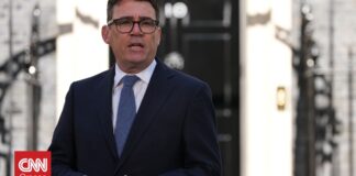 Συνάντηση Μπέρναμ – Ζελένσκι: Στο επίκεντρο η σύναψη «συμφωνίας για drones»
