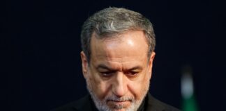 Ιράν: Η επίθεση της Ουκρανίας σε ιρανικό πλοίο «δεν θα μείνει αναπάντητη», προειδοποιεί ο Αραγτσί