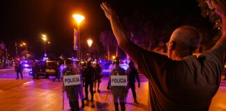 Πλαστικές σφαίρες στη Μαγιόρκα κατά διαδηλωτών – Οκτώ τραυματίες στην κινητοποίηση κατά του υπερτουρισμού