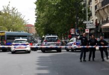 Επίθεση με μαχαίρι στο Παρίσι: «Ο Αλλάχ με διέταξε» είπε ο δράστης που τραυμάτισε τρεις γυναίκες