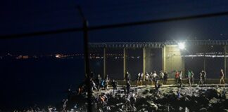 Χάος στη Θέουτα: Χιλιάδες μετανάστες πέρασαν στην Ισπανία, τουλάχιστον 18 νεκροί – Διπλωματική κρίση με την Ιταλία