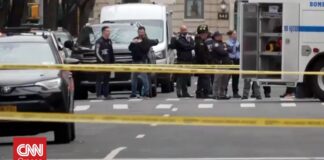 Νέα Υόρκη: Άνδρας αυτοπυρπολήθηκε κοντά στην έδρα του ΟΗΕ – Κρατούσε σημαία του Θιβέτ