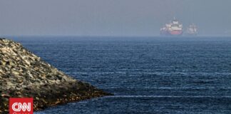 Νέες απειλές από το Ιράν: Τα Στενά του Ορμούζ «πιο σημαντικά από δεκάδες ατομικές βόμβες»