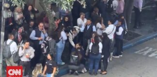 Εικόνες από το σεισμό στο Μεξικό: Στο ρυθμό των 7,4 Ρίχτερ τα κτήρια, στους δρόμους οι πολίτες