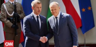 Η Ουγγαρία ανακάλεσε το καθεστώς του πρόσφυγα σε δύο φυγόδικους πρώην υπουργούς της Πολωνίας