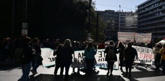 Στάση εργασίας και συγκέντρωση στα Προπύλαια αύριο κατά της Συνταγματικής Αναθεώρησης