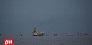 Η Ευρώπη εξετάζει προτάσεις για την επιβολή τελών ναυσιπλοΐας στα Στενά του Ορμούζ