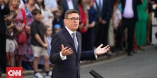 Βρετανία: Στα σκαριά σχέδιο μειώσεων των φόρων στους λογαριασμούς ρεύματος