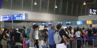 Στα όριά τους τα ελληνικά αεροδρόμια: Δεν βρέθηκε λύση στη σύσκεψη για τις πολύωρες καθυστερήσεις