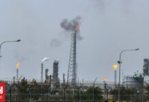 Κουβέιτ: Πυρκαγιά ξέσπασε σε εργοστάσιο αφαλάτωσης έπειτα από ιρανική επίθεση