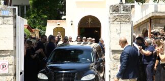 Λορέντζο Καριέρε: «Μπαμπά μου, είχες υποσχεθεί ότι θα κακομάθεις τα εγγόνια σου»