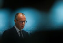 Γερμανία: Εσωκομματική δυσφορία για τους χειρισμούς του καγκελάριου Μερτς