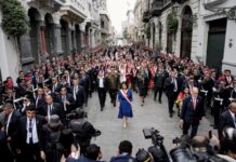Περού: Ορκίστηκε η Φουχιμόρι και υποσχέθηκε να βάλει στο στόχαστρο την εγκληματικότητα