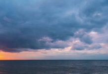 Νεφώσεις και τοπικές βροχές αλλά άνοδος της θερμοκρασίας έως 35 βαθμούς