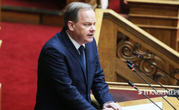 Θεωρείο: Δεν θα είναι ξανά υποψήφιος
