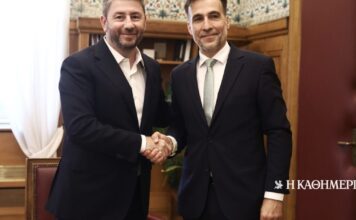Πρώτο βήμα διεύρυνσης στο ΠΑΣΟΚ με στόχο τη δημοσκοπική ανάκαμψη