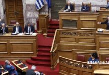 Σύγκρουση Μητσοτάκη – Ανδρουλάκη για την ακρίβεια: Μείωση σε βενζίνη και ντίζελ προανήγγειλε ο πρωθυπουργός